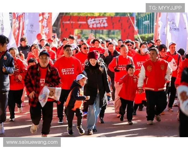 海港吉祥物悬而未决，球迷热议背后的期待与共鸣