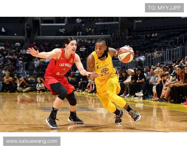 热血收官!火花队摘冠出征省赛,荔浦三人篮球公开赛燃爆全城 热血收官!火花队摘冠出征省赛,荔浦三人篮球公开赛燃爆全城